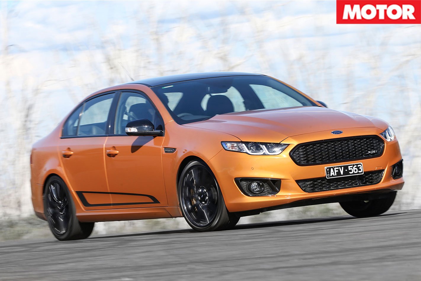Ford -Falcon -XR8-Sprint -cornering