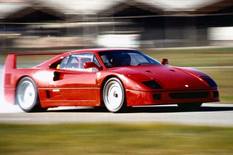 Ferrari F40 racing