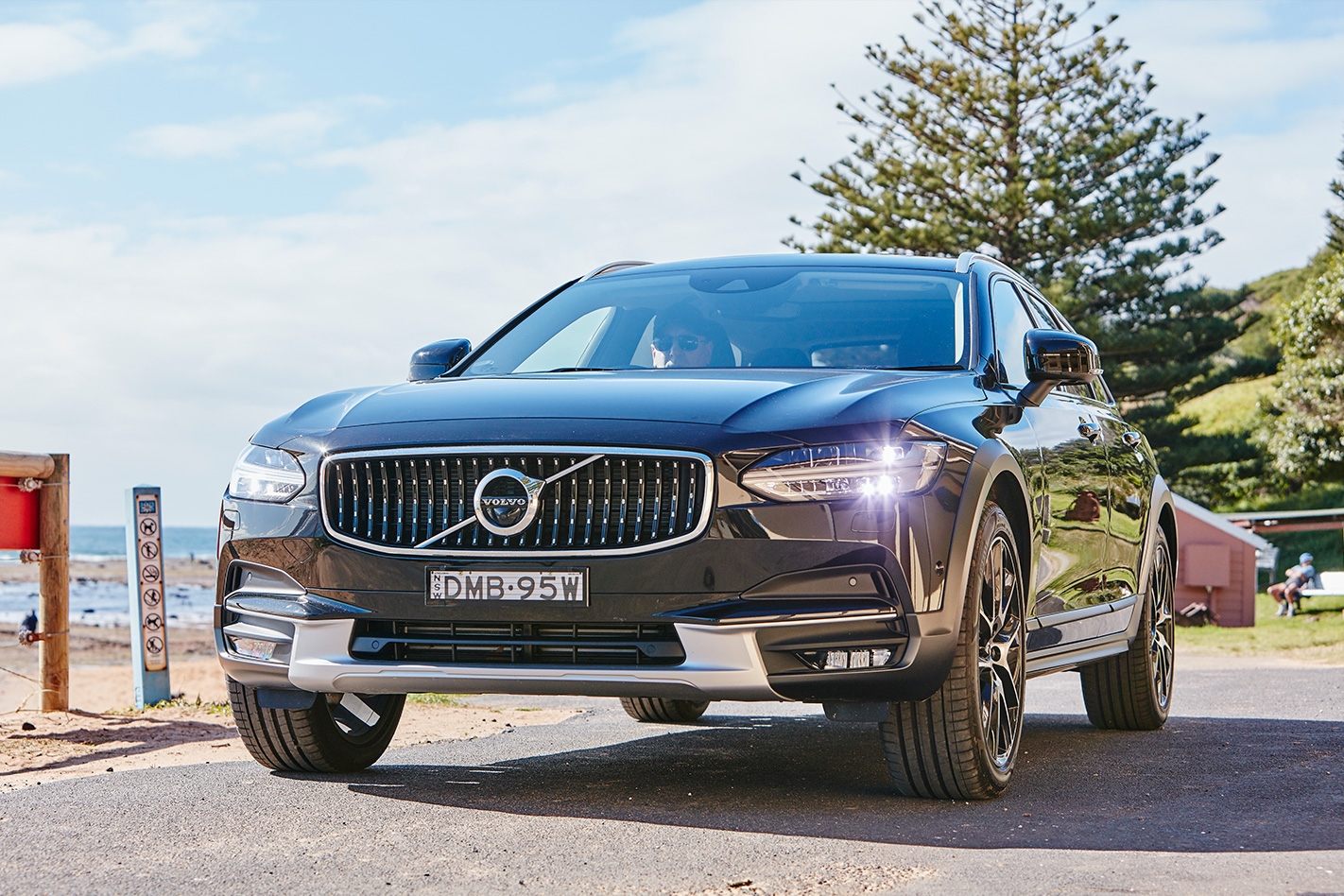 volvo v90 cross country
