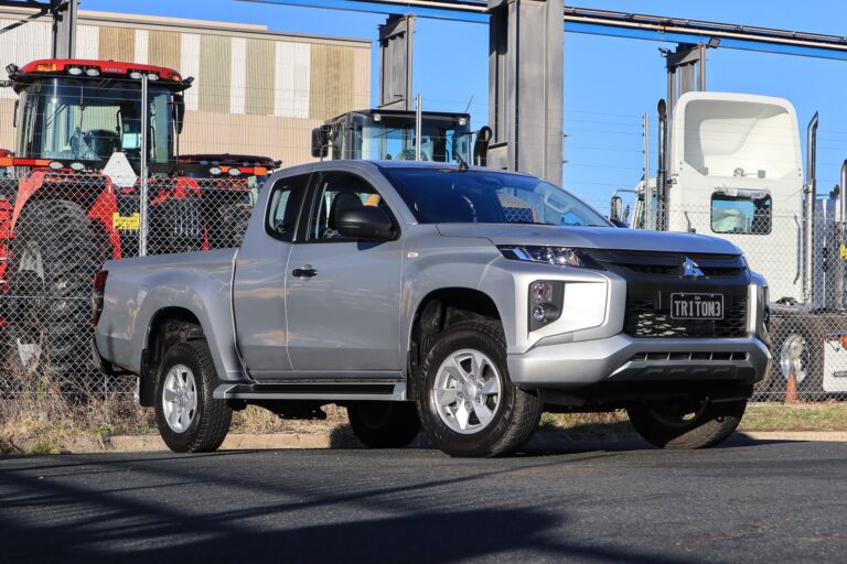2019 Mitsubishi GLX+ crew cab