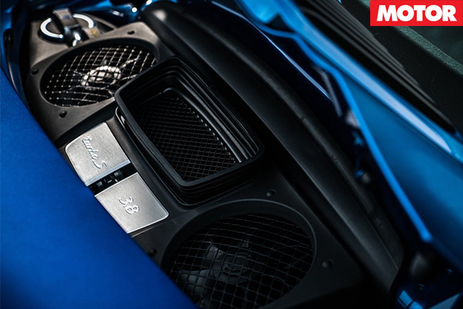 Porsche 911 tubro s engine