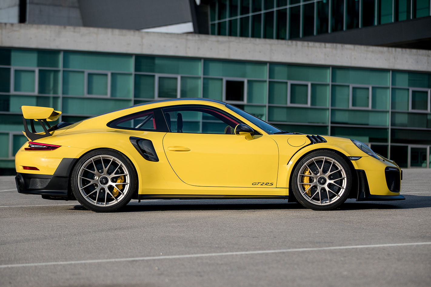 2018 Porsche 911 GT2 RS side