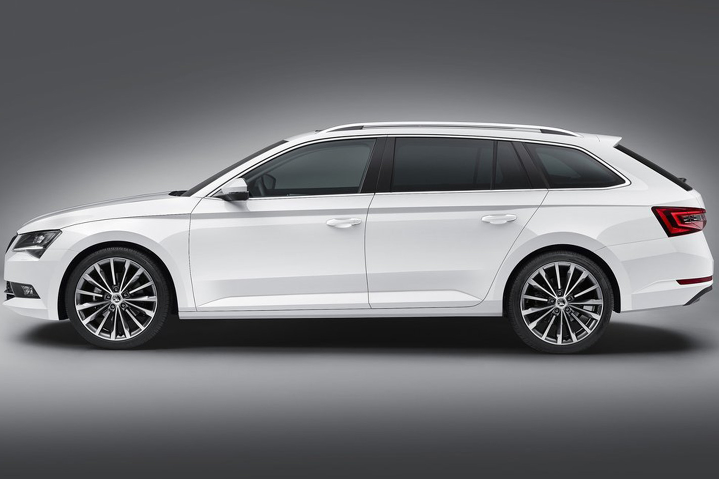 2016 Skoda Superb 206TSI Wagon side profile