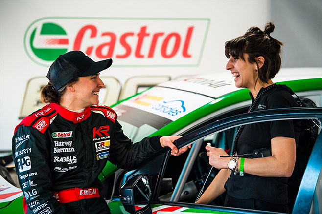 TCR-Molly Taylor in garage