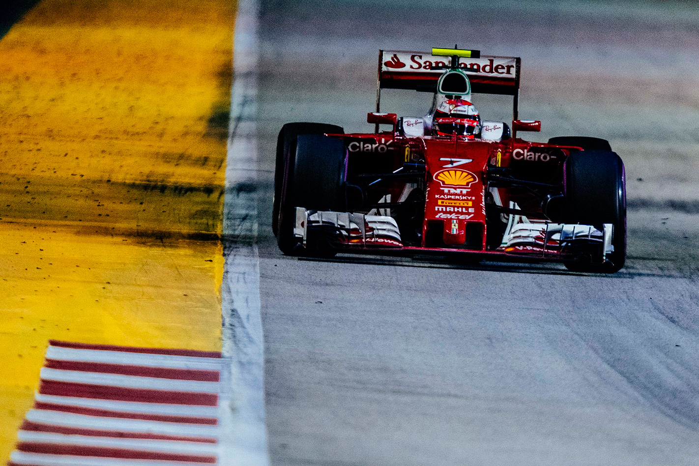 2016-Singapore -Grand -Prix ---Fourth -and -fifth -for -the -Scuderia