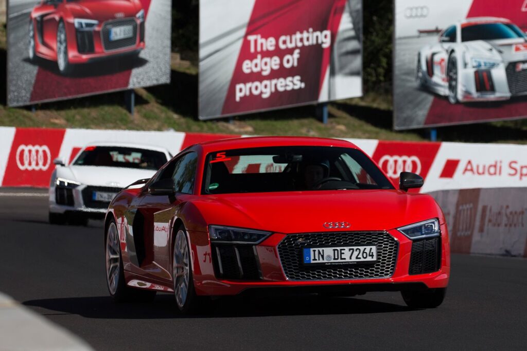 2016 Audi R8 V10 Plus review