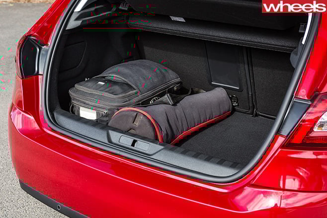 Peugeot -308-boot
