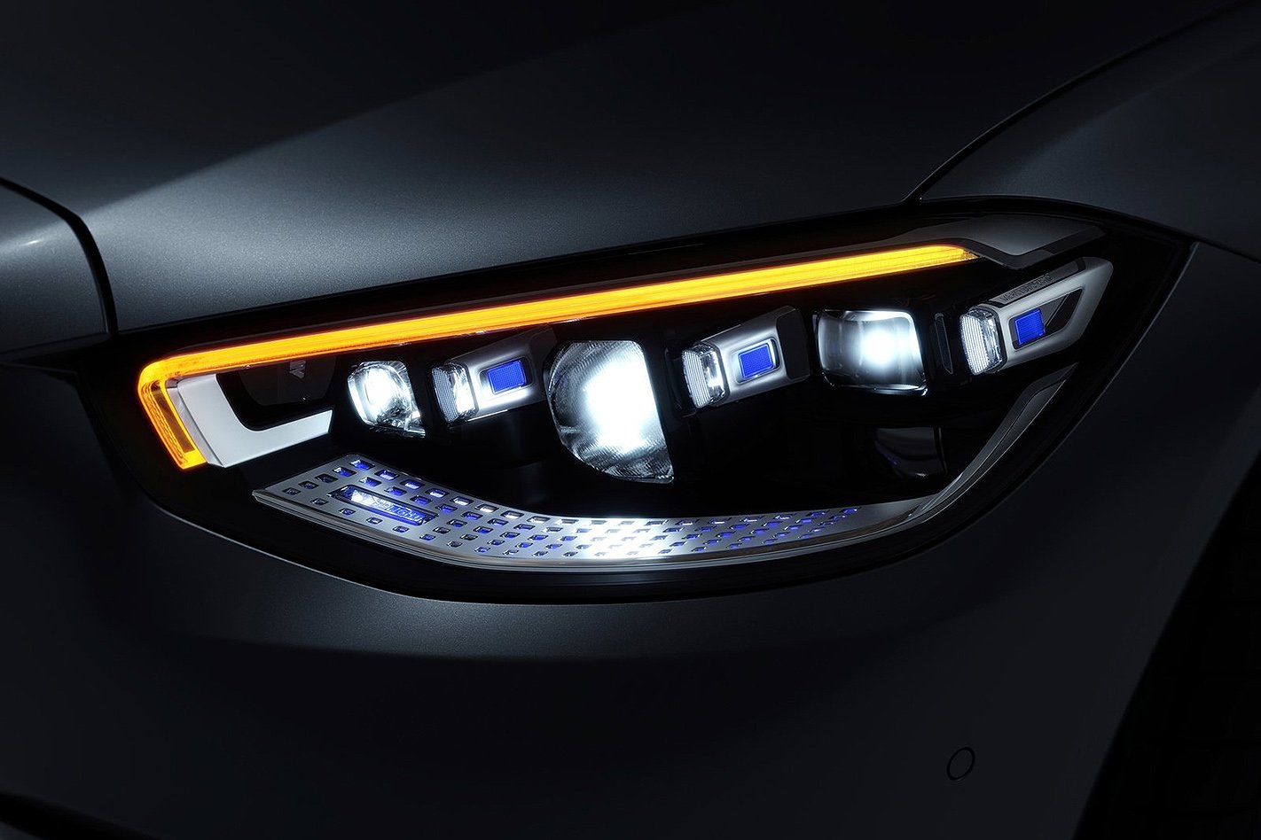 2021 Mercedes-Benz S-Class digital light