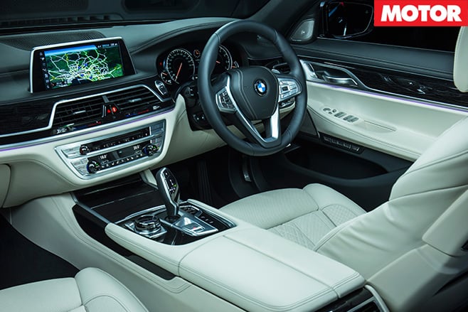 2016 BMW 740i interior