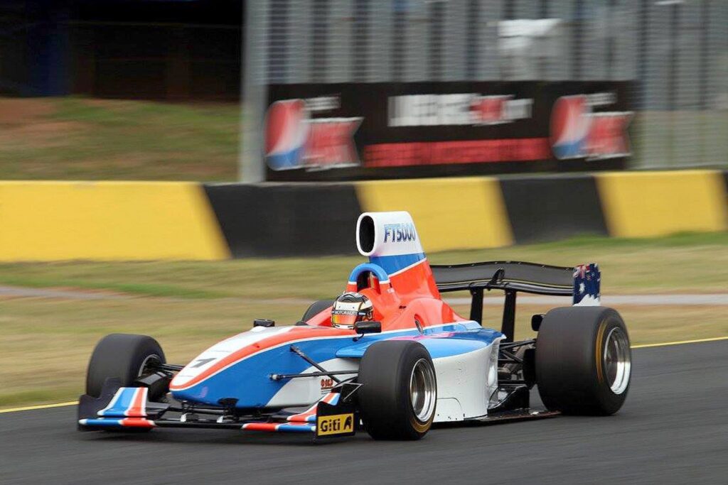 Formula Thunder 5000 in action