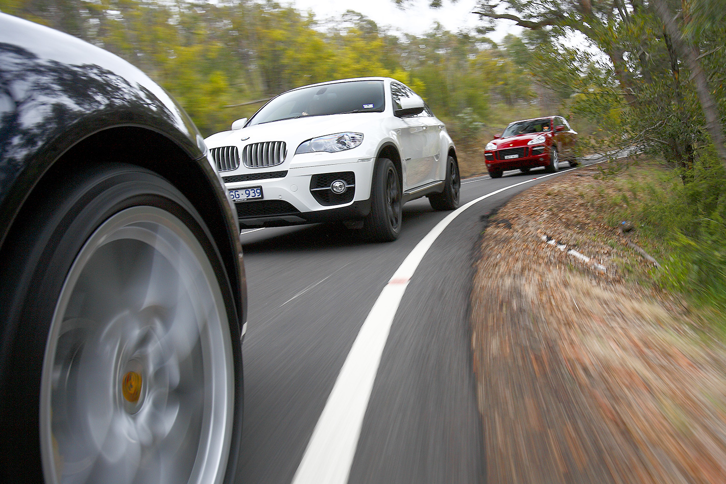 Porsche-Cayenne-vs-BMW-X6-vs-Porsche-911-Carrera.jpg