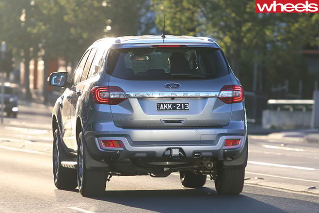 2017-Ford -Everest -RWD-side -rear