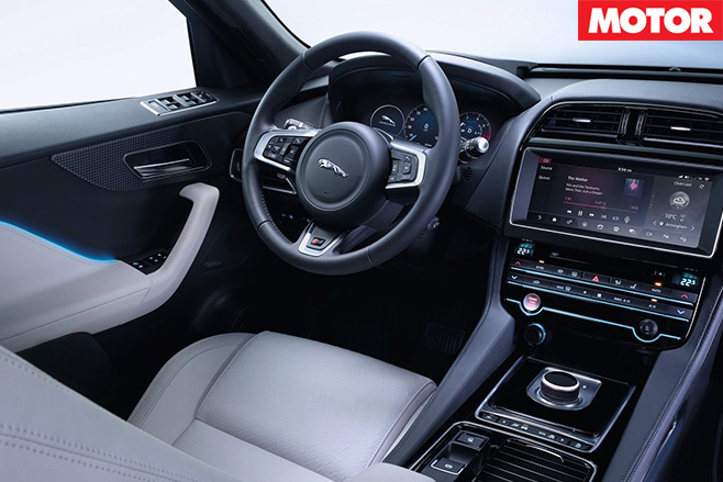 Jaguar f-pace 3