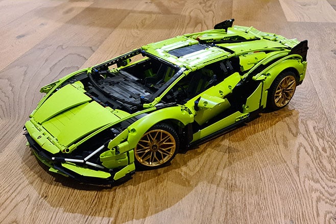 https://d3lp4xedbqa8a5.cloudfront.net/s3/digital-cougar-assets/whichcar/2020/10/22/-1/Lego-Technic-Lamborghini-Sian-complete.jpg