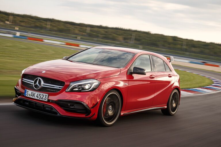 2015 Mercedes-Benz A45 AMG review
