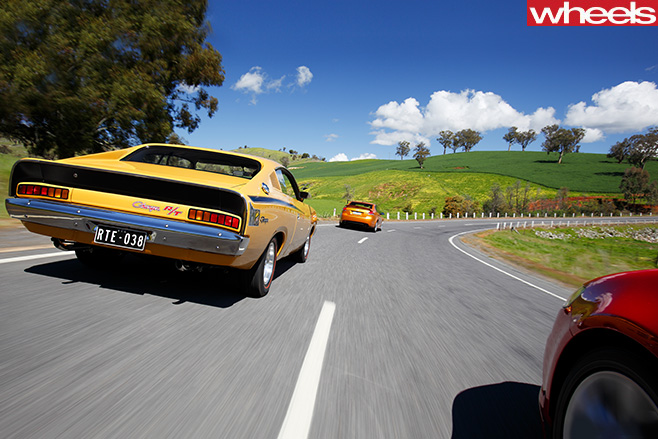 Ford -Falcon -XR6-v -Commodore -SV6-v -Chrysler -Charger -RT-E38-driving -rear -1