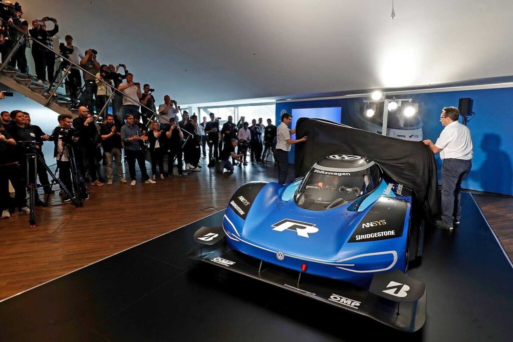 Volkswagen ID R take Nurburgring lap record