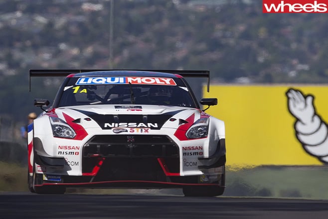 Nissan -GT-R-driving -Bathurst -12-hour