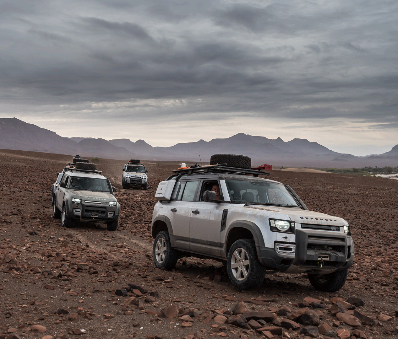 Land Rover Defender Extreme off-roading