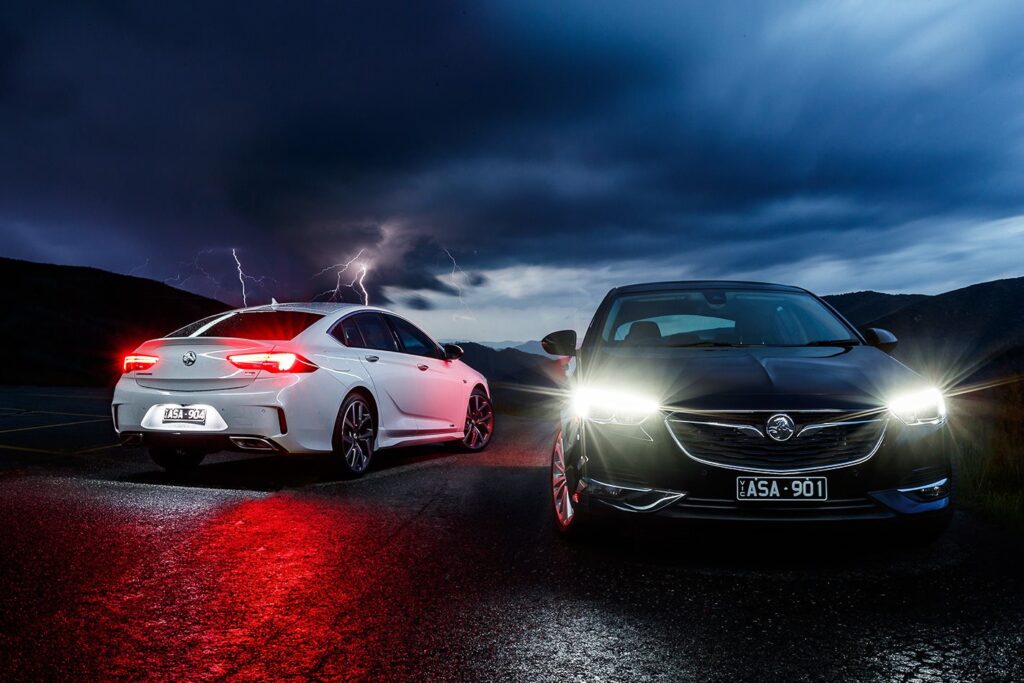 AUSTRALIAN HOLDEN COMMODORE DRIVE