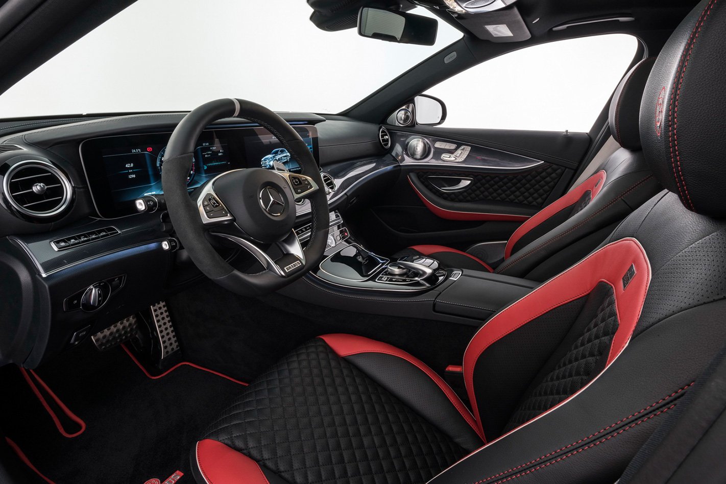 Mercedes-AMG-E63-based-Brabus-700-interior.jpg