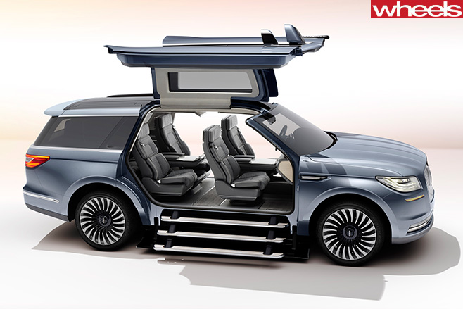 Lincoln -Navigator -doors -open