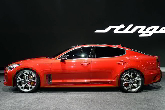 Kia Stinger GT side