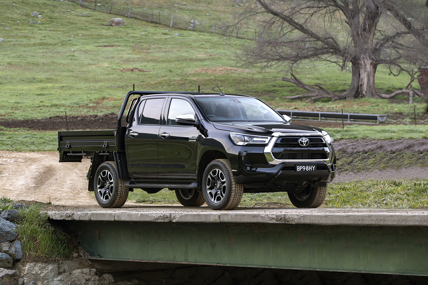 Hilux SR5 CAB-CHASSIS