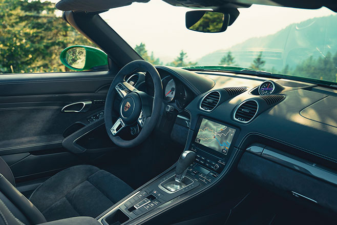 Porsche 718 Boxster GTS 4.0 PDK interior