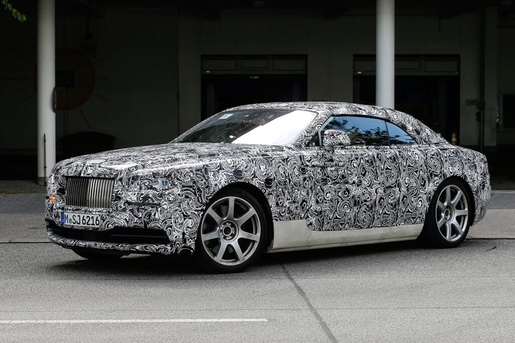Rolls Royce Wraith drophead coupe convertible spy pics