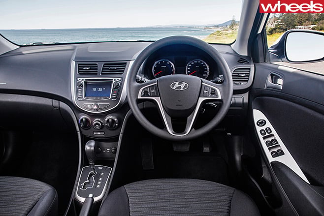 Hyundai -accent -interior