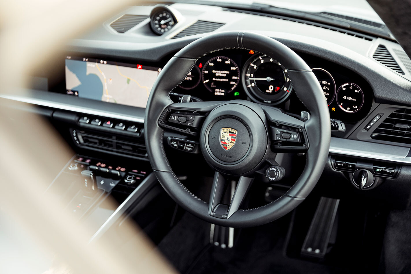Porsche 992 911 dash