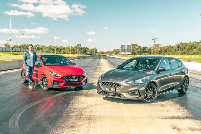 2021 Ford Focus ST v Hyundai i30 N drag race