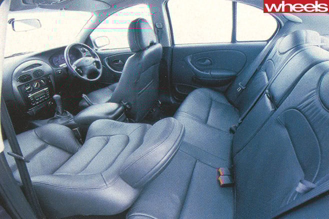 Ford -Falcon -AU-driving -front