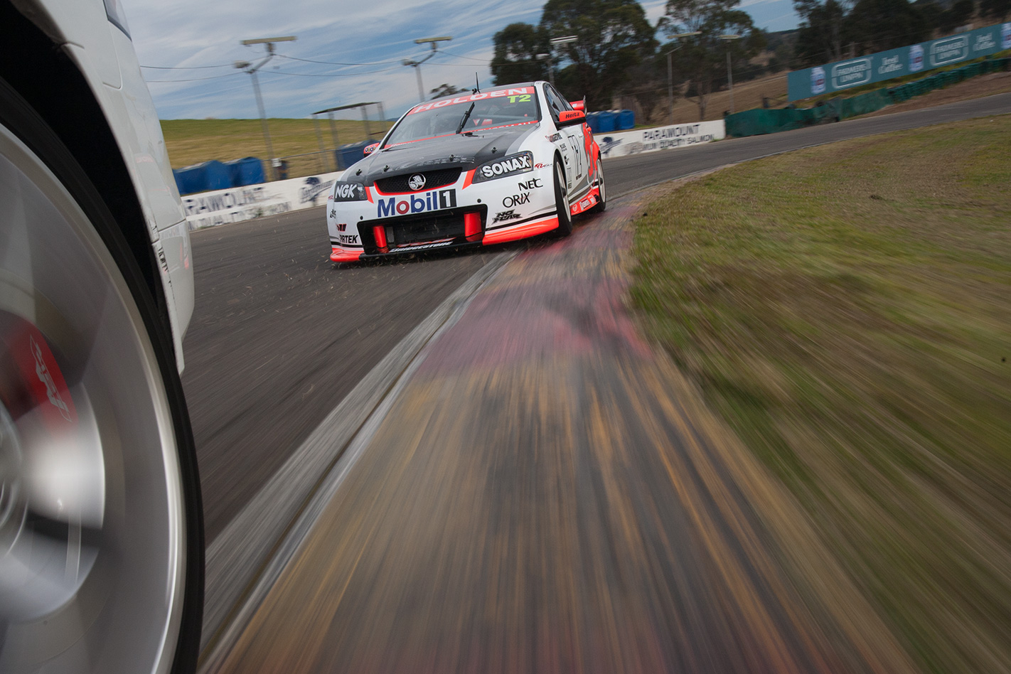 HSV-V8-Supercar-front.jpg
