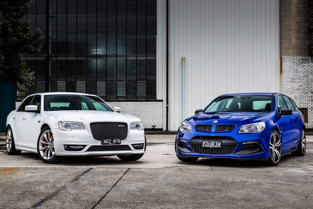 Chrysler 300 SRT vs HSV Clubsport R8 LSA Tourer