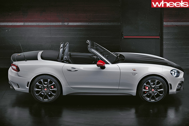 Fiat -Abarth -124-Spyder -top -side