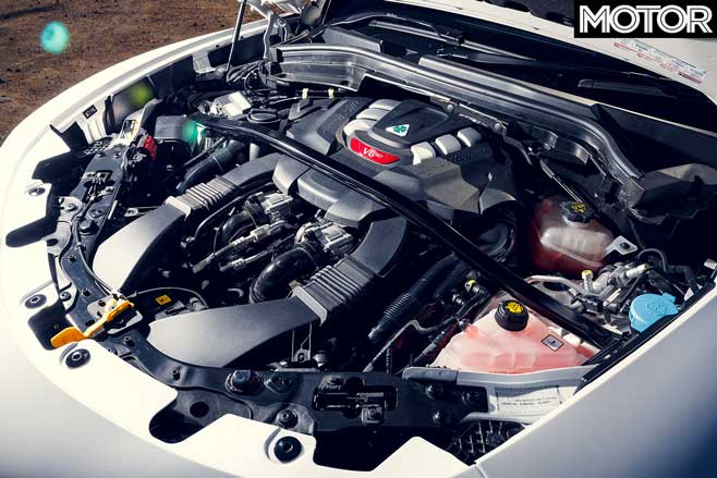 2019 Alfa Romeo Stelvio Q engine