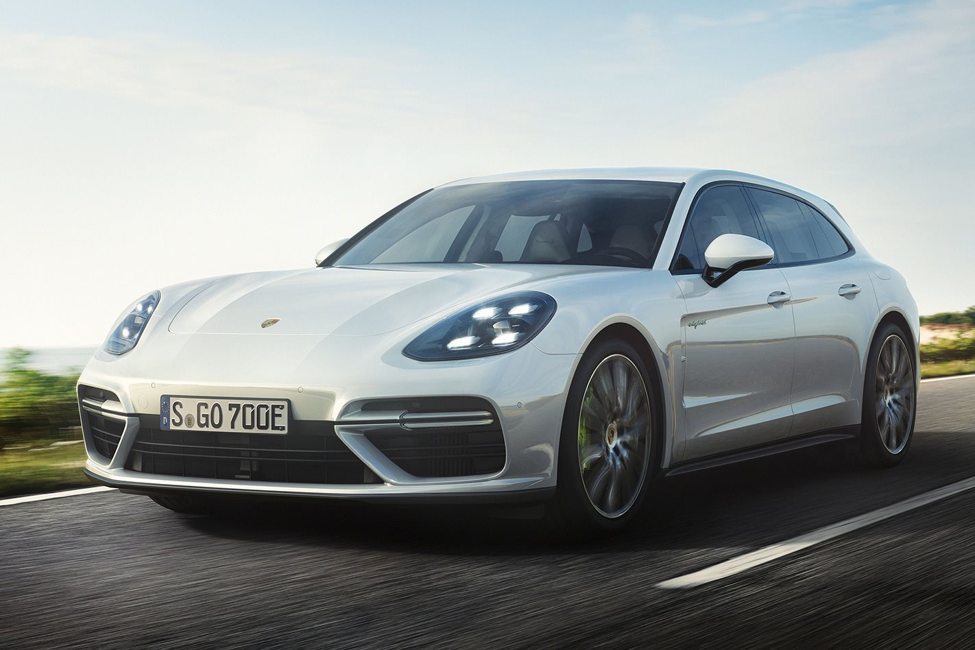 Porsche hybrid Panamera Turismo