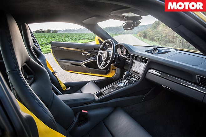 Porsche 911 Carrera interior
