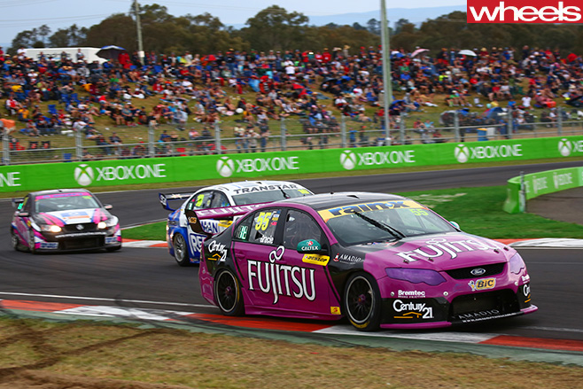 Ford -Falcon -racing -around -track