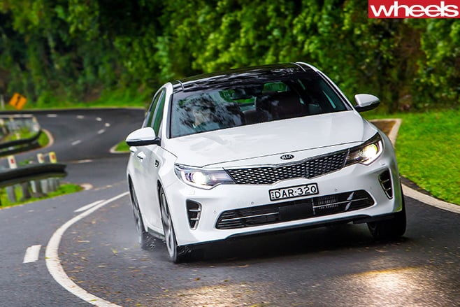 Kia -Optima -GT-front