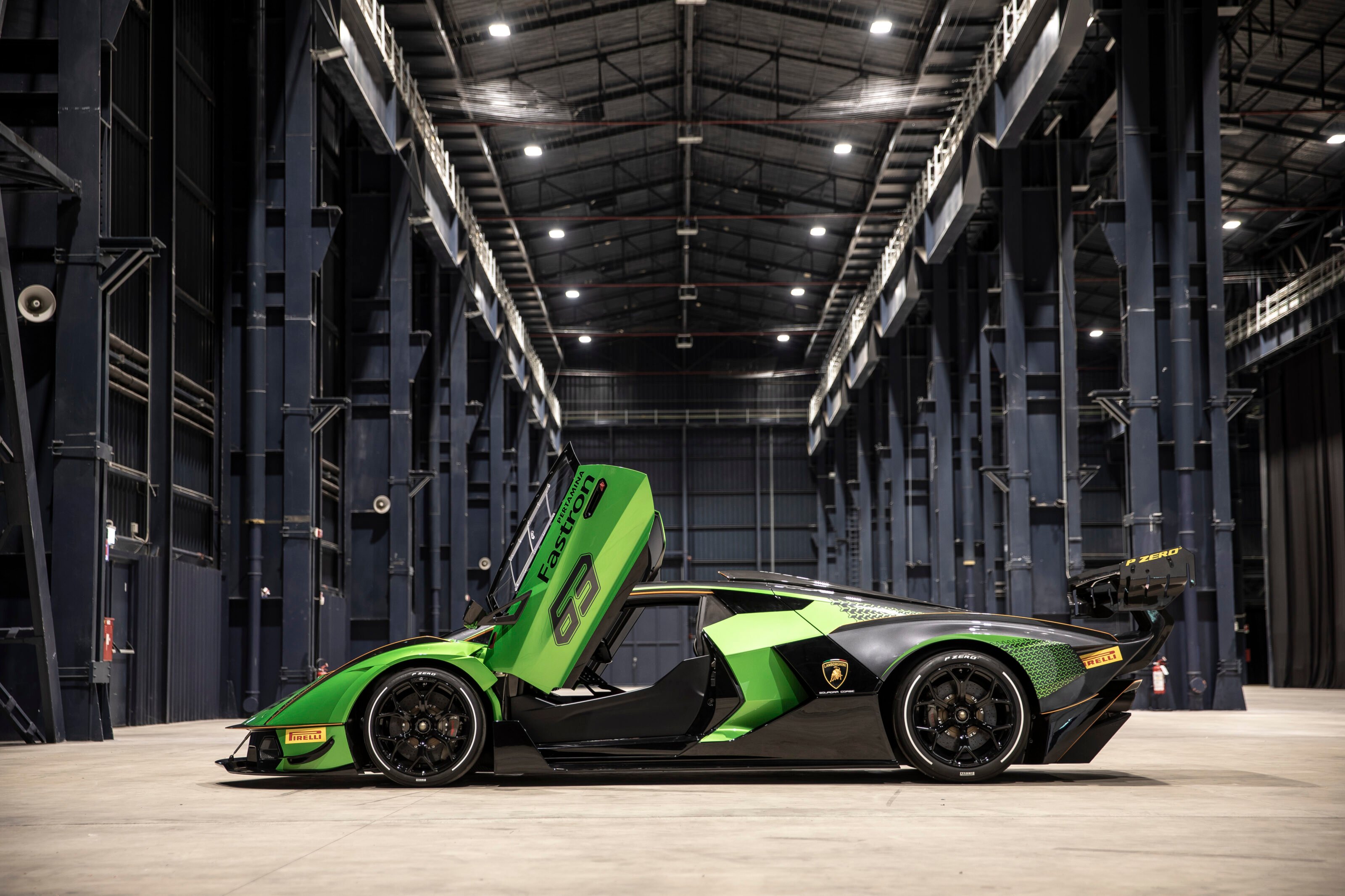 2021 Lamborghini Essenza SCV12