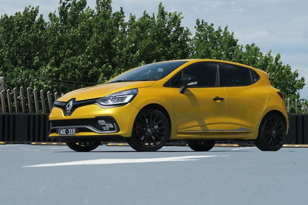 2018 renault clio rs header