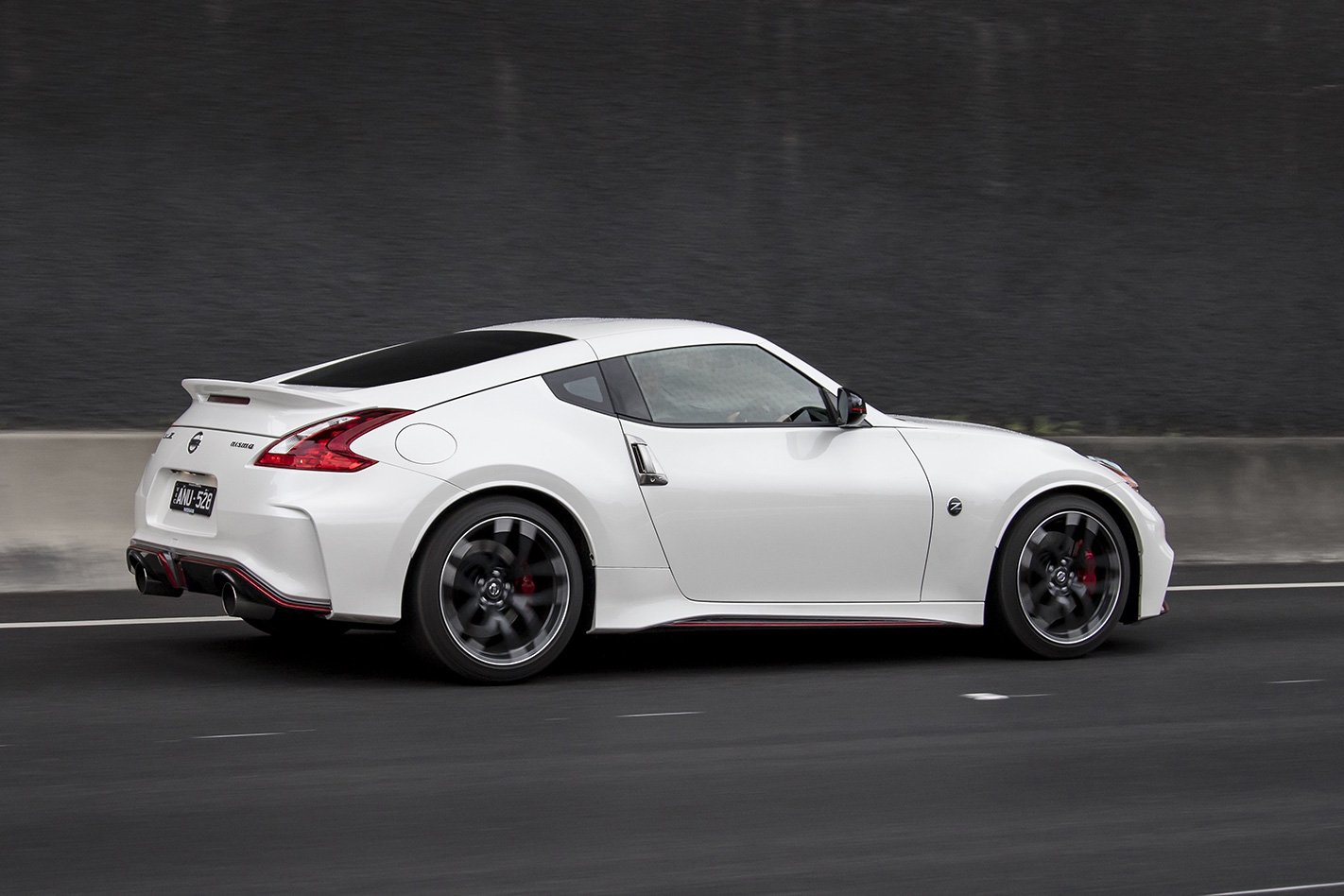 2018 Nissan 370Z Nismo side