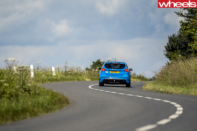 2016-Ford -Focus -RS-rear