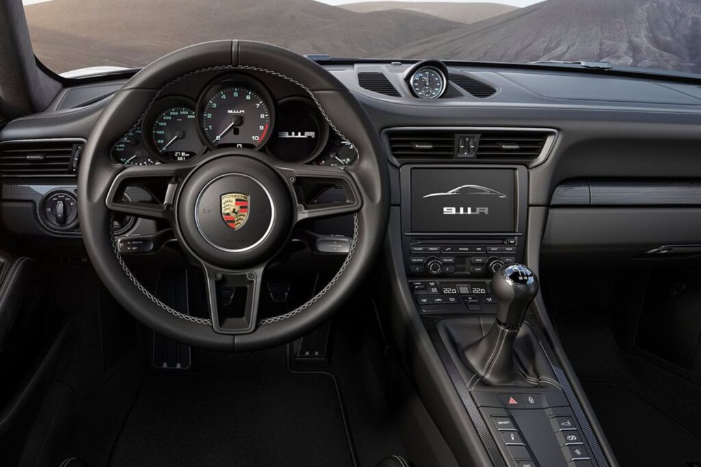 Porsche confirms ‘emotional’ manual option for next-gen 911