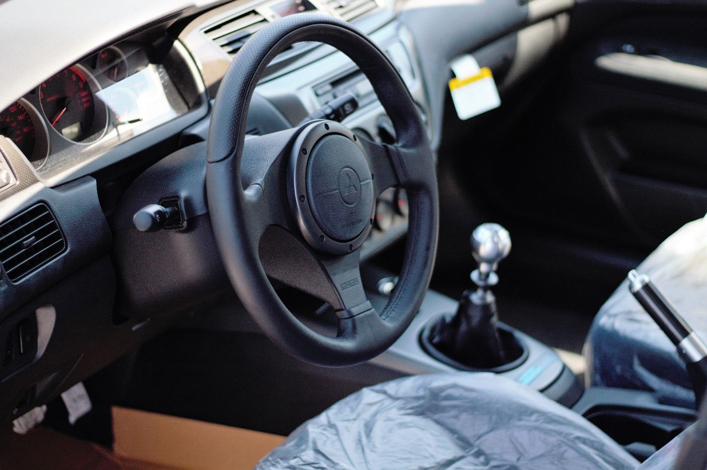 New 2006 Mitsubishi Evo IX MR gearstick