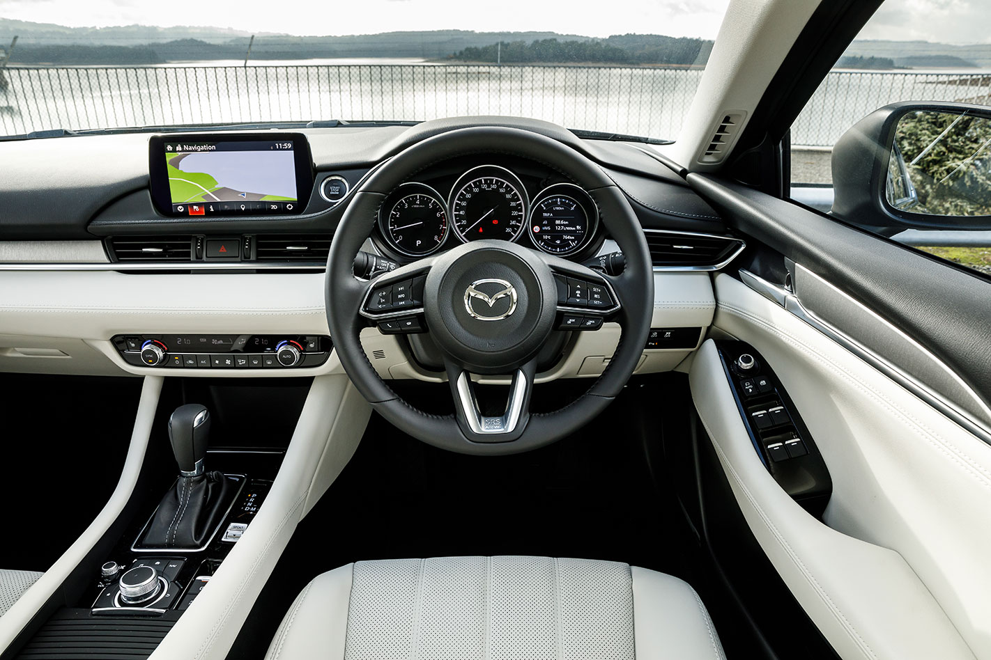 Mazda 6 GT dash