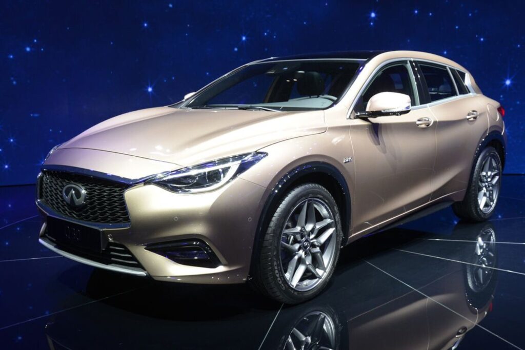 Infiniti Q30 could add hybrid hot-hatch